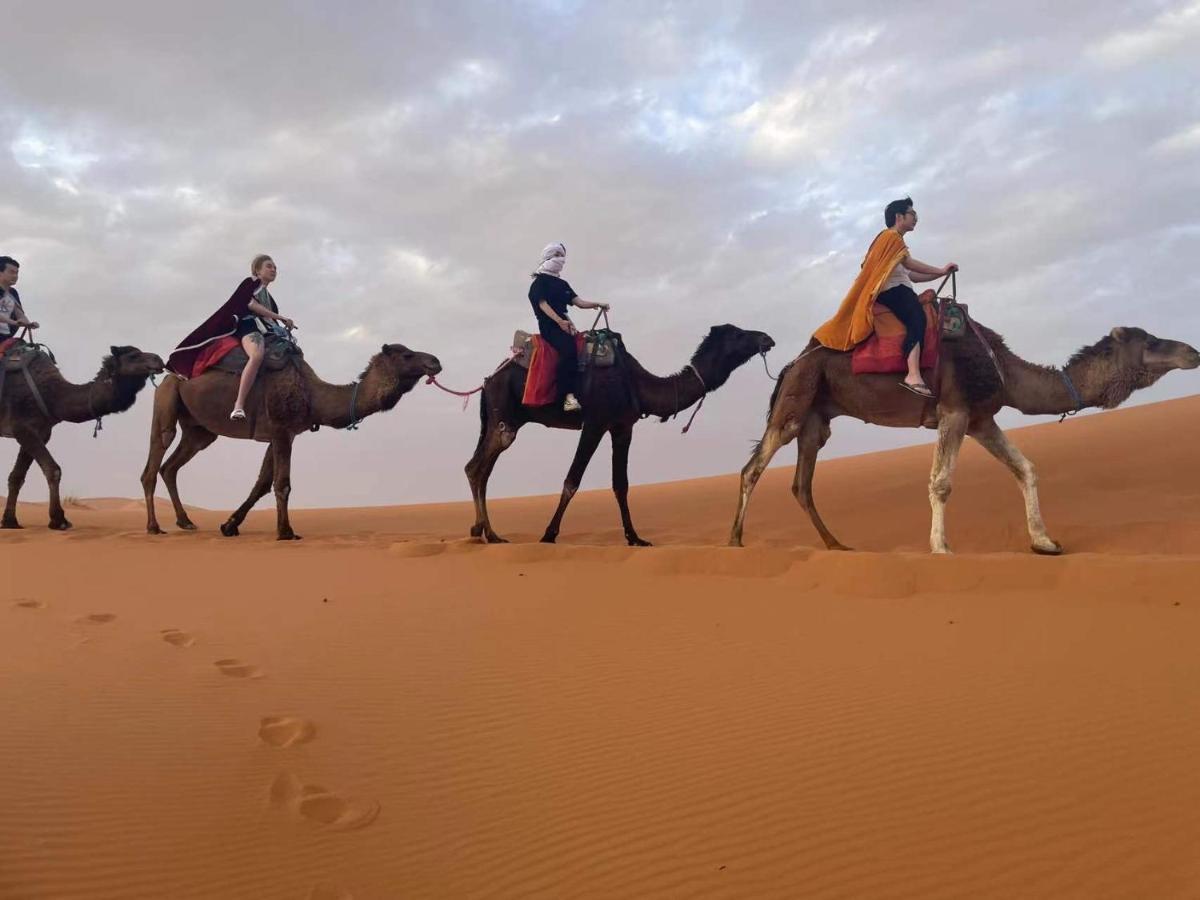 Merzouga Paradise Luxury Camp Екстер'єр фото